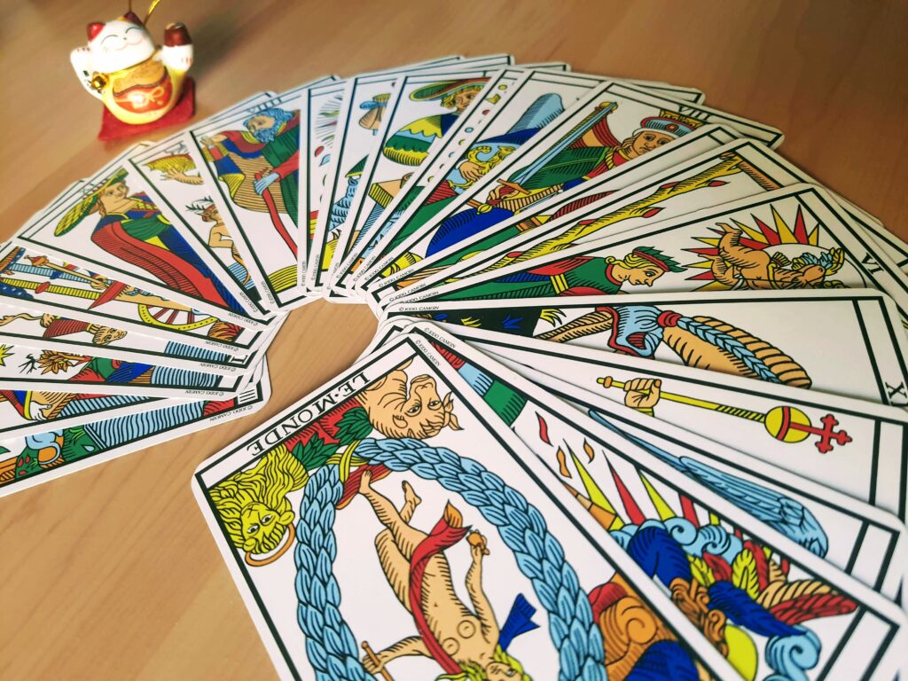 Laëtitia Augé - guidance par les cartes, cartomancie, voyance